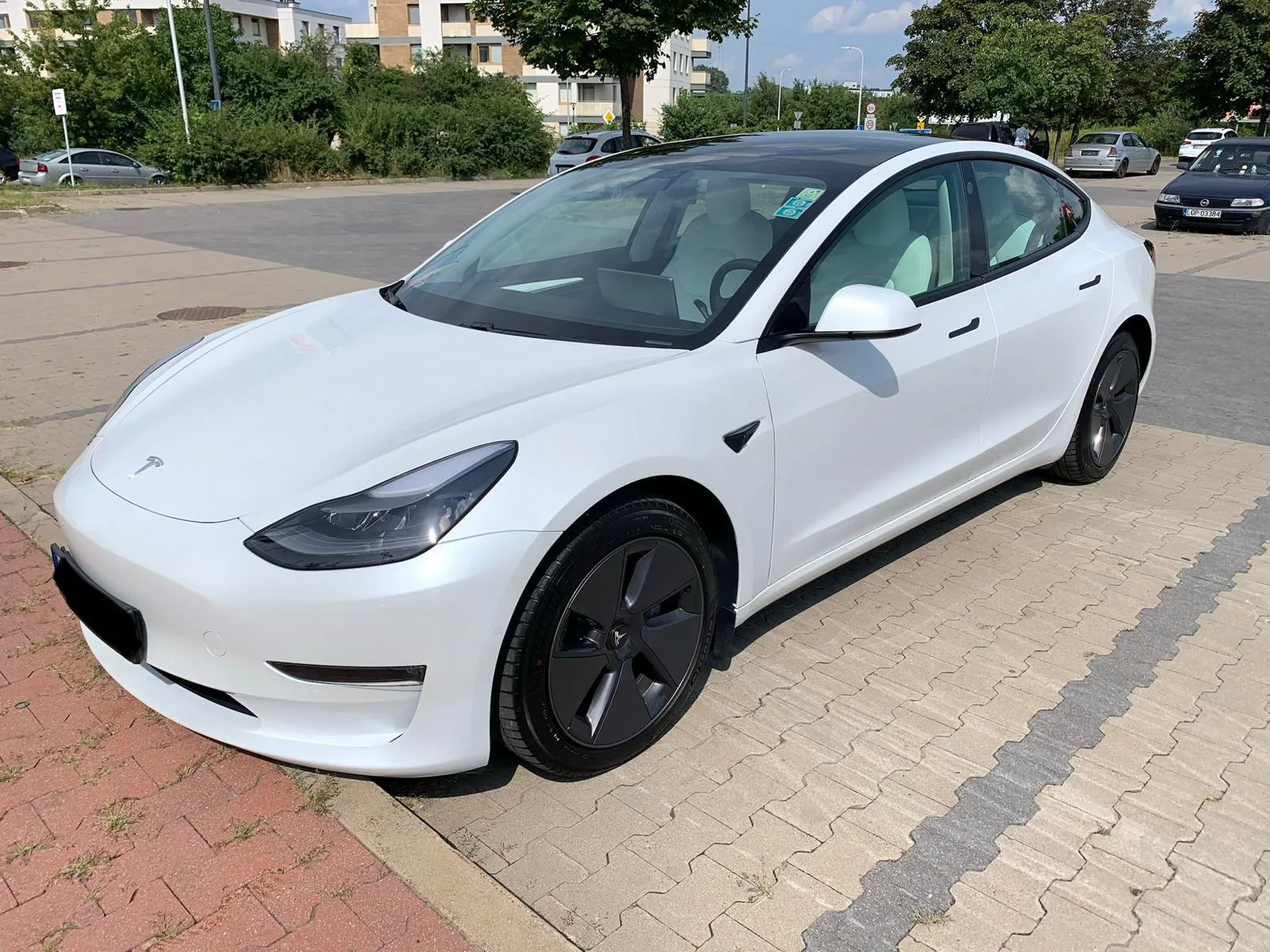 Tesla Model 3 Long Range 2021 z baterią Panasonic. Tykająca bomba czy tylko internetowa burza?