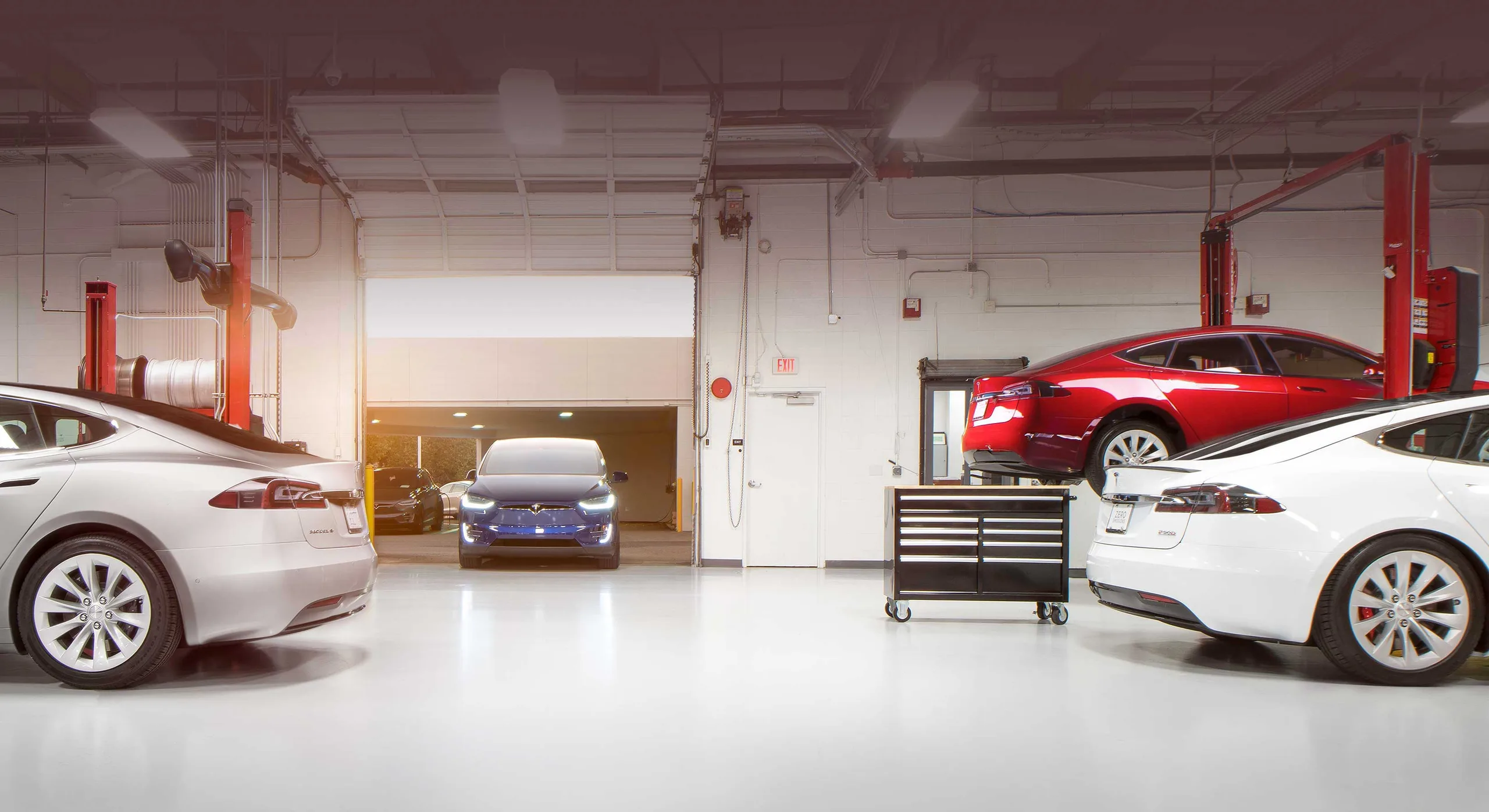 bodyshop-hero-desktop-g, źródło Tesla