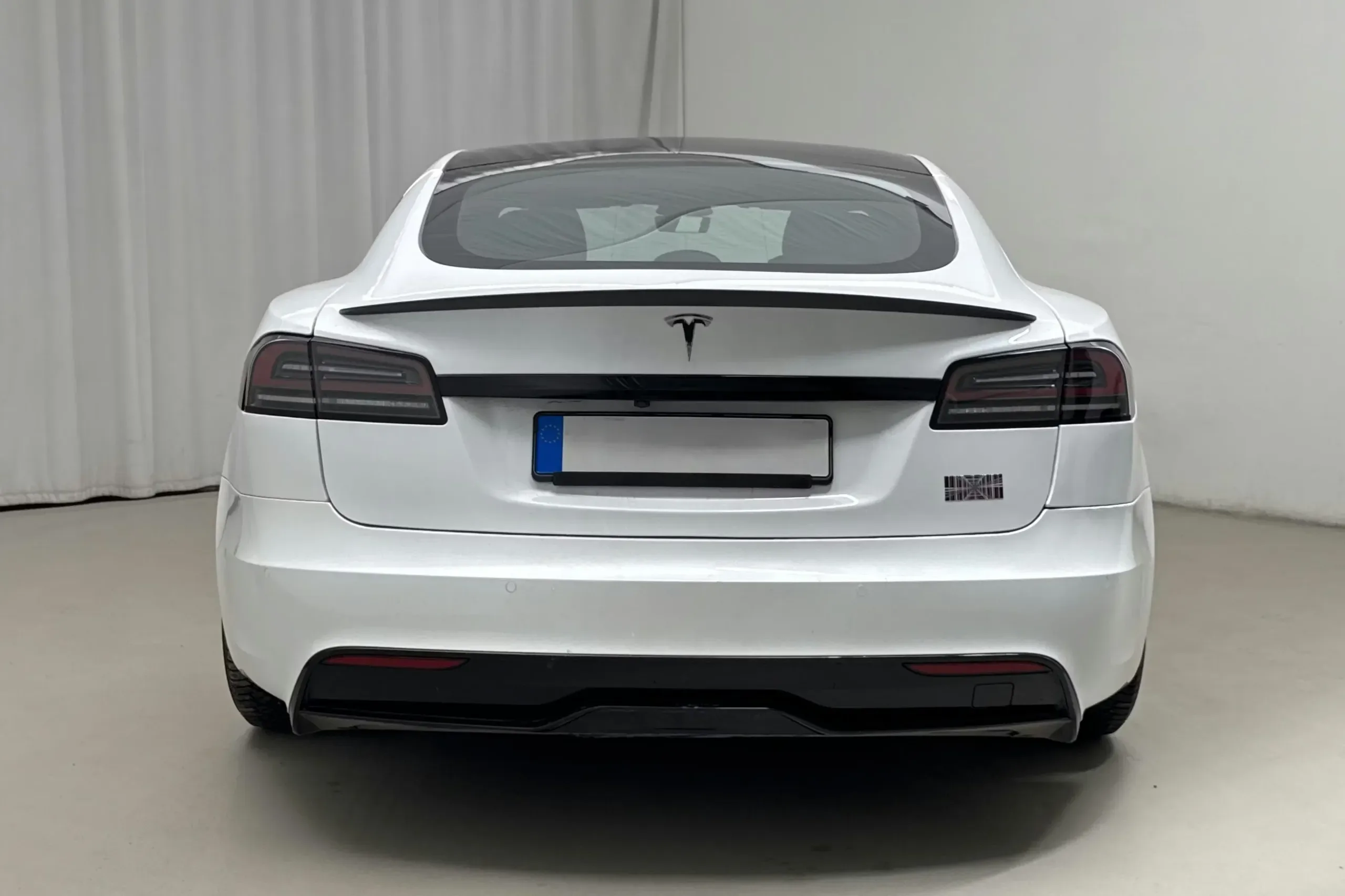 Tesla Model S Plaid - widok 4