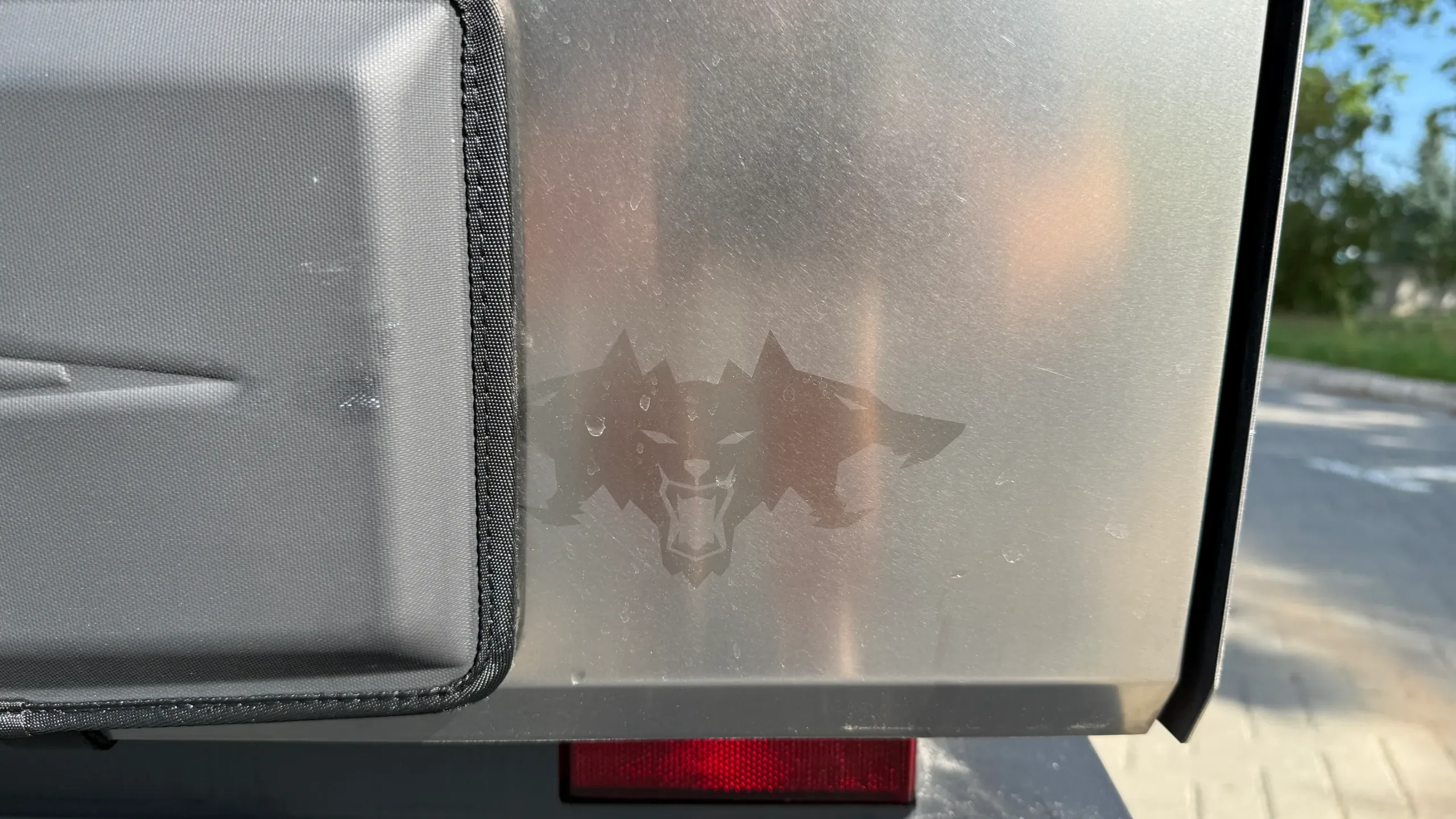 Tesla Cybertruck Cyberbeast - widok 5