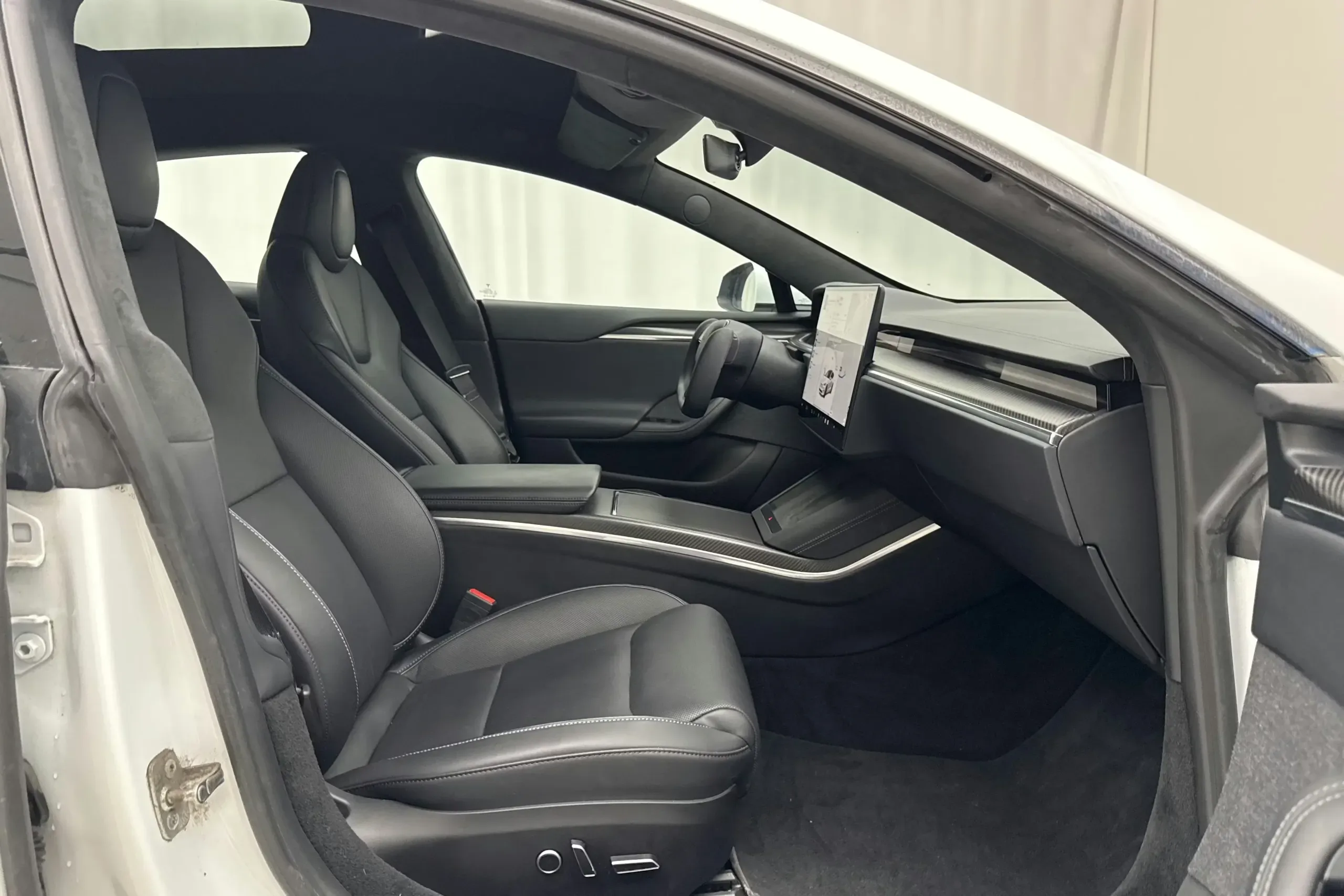 Tesla Model S Plaid - widok 6