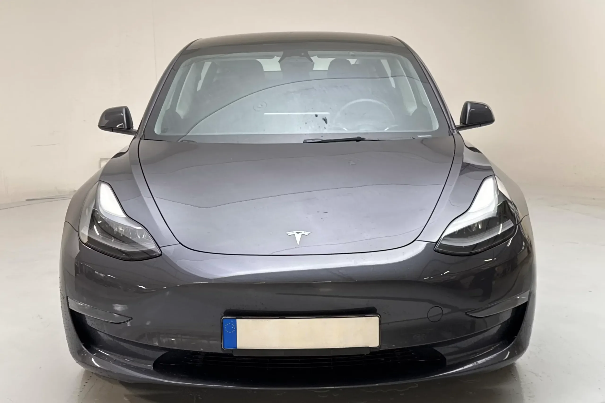 Tesla Model 3 Performance - widok 2