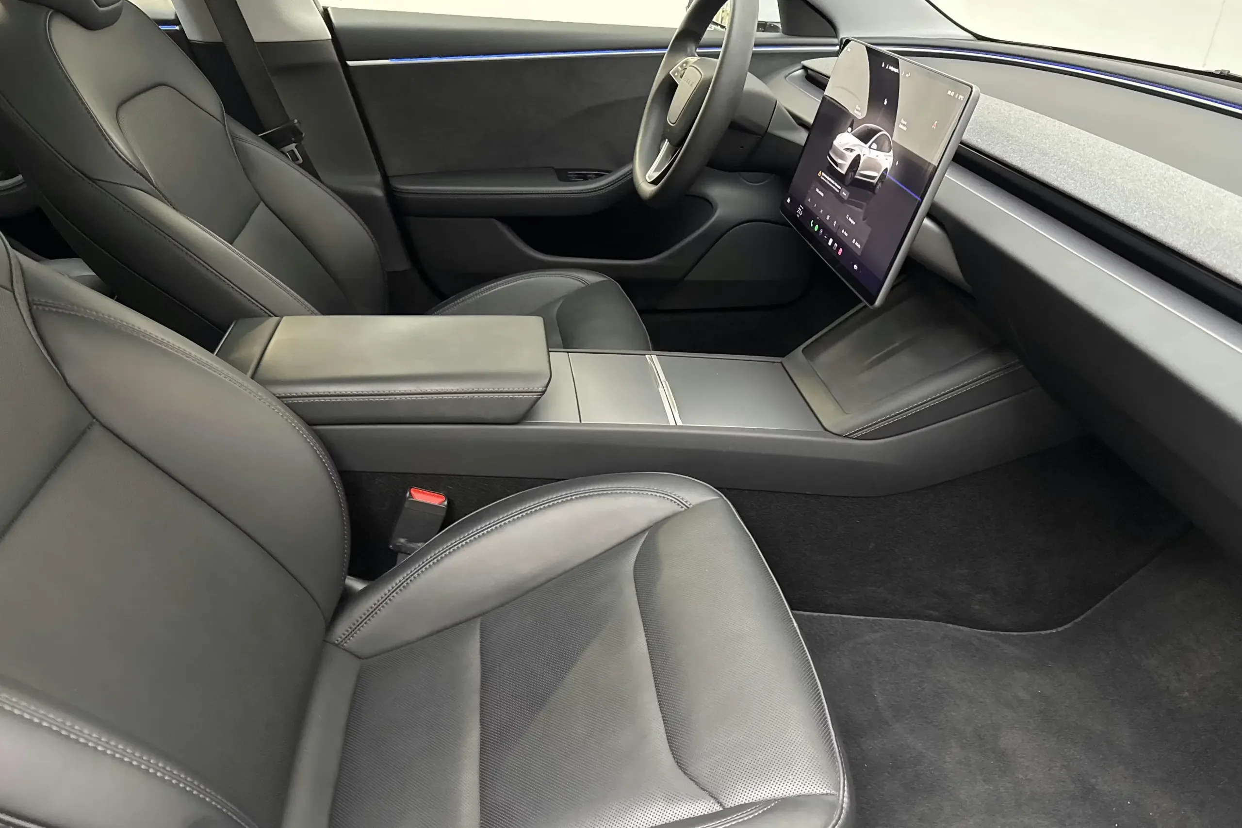 Tesla Model 3 Long Range AWD - widok 7