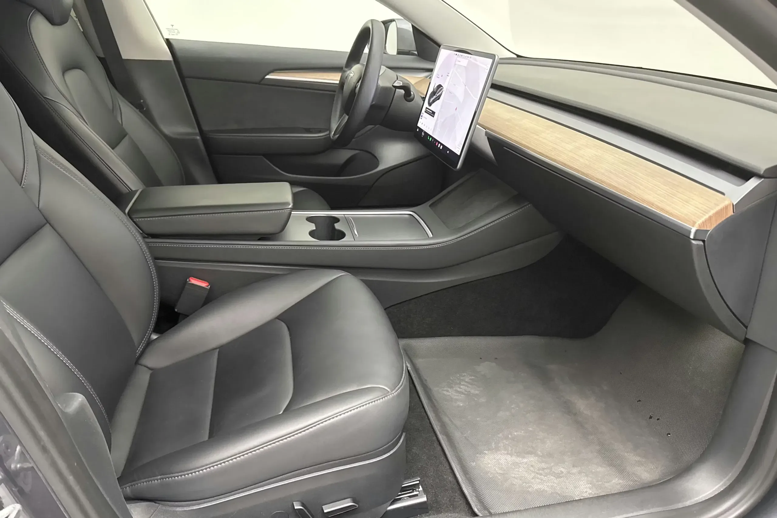 Tesla Model 3 Long Range AWD - widok 7