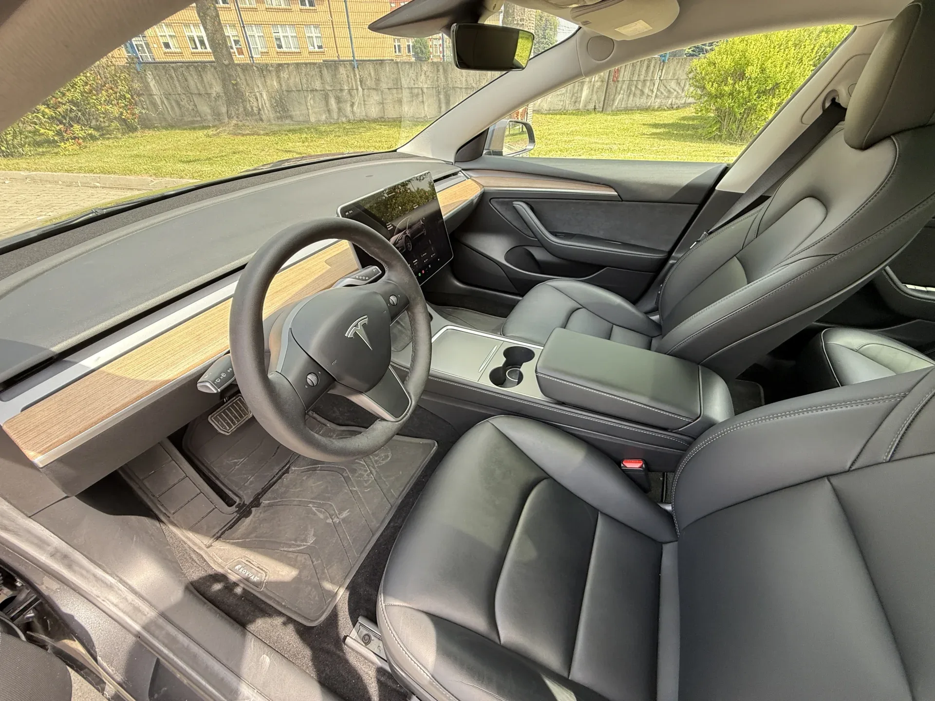 Tesla Model 3 Standard Range - widok 7