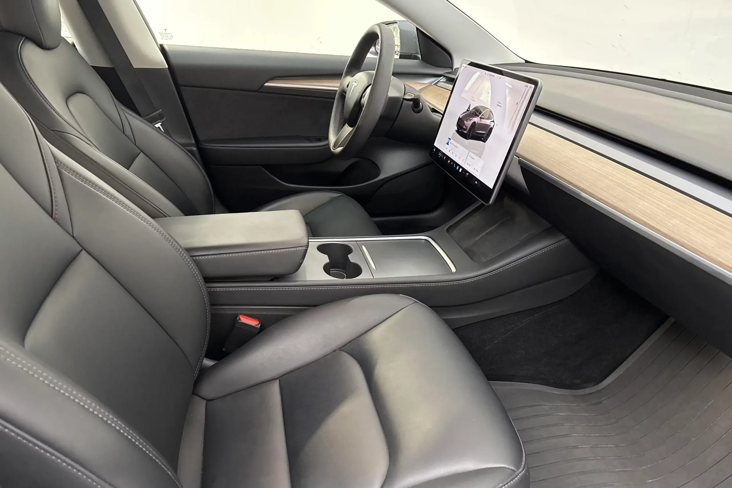 Tesla Model 3 Performance - widok 7