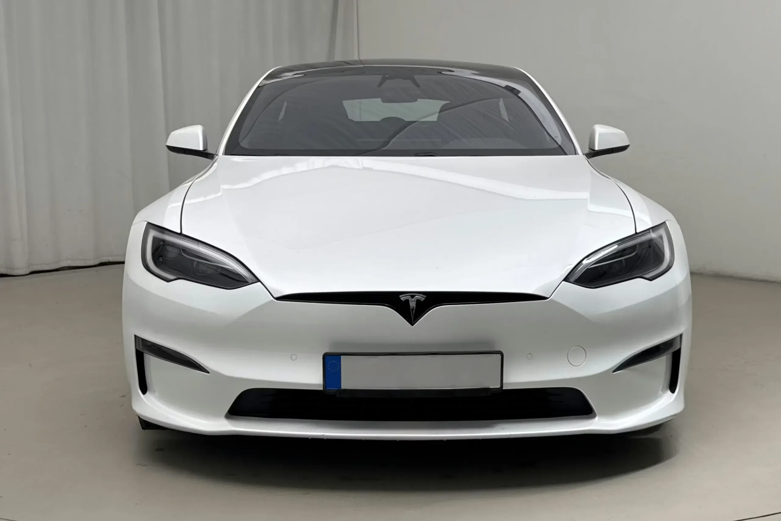 Tesla Model S Plaid - widok 2