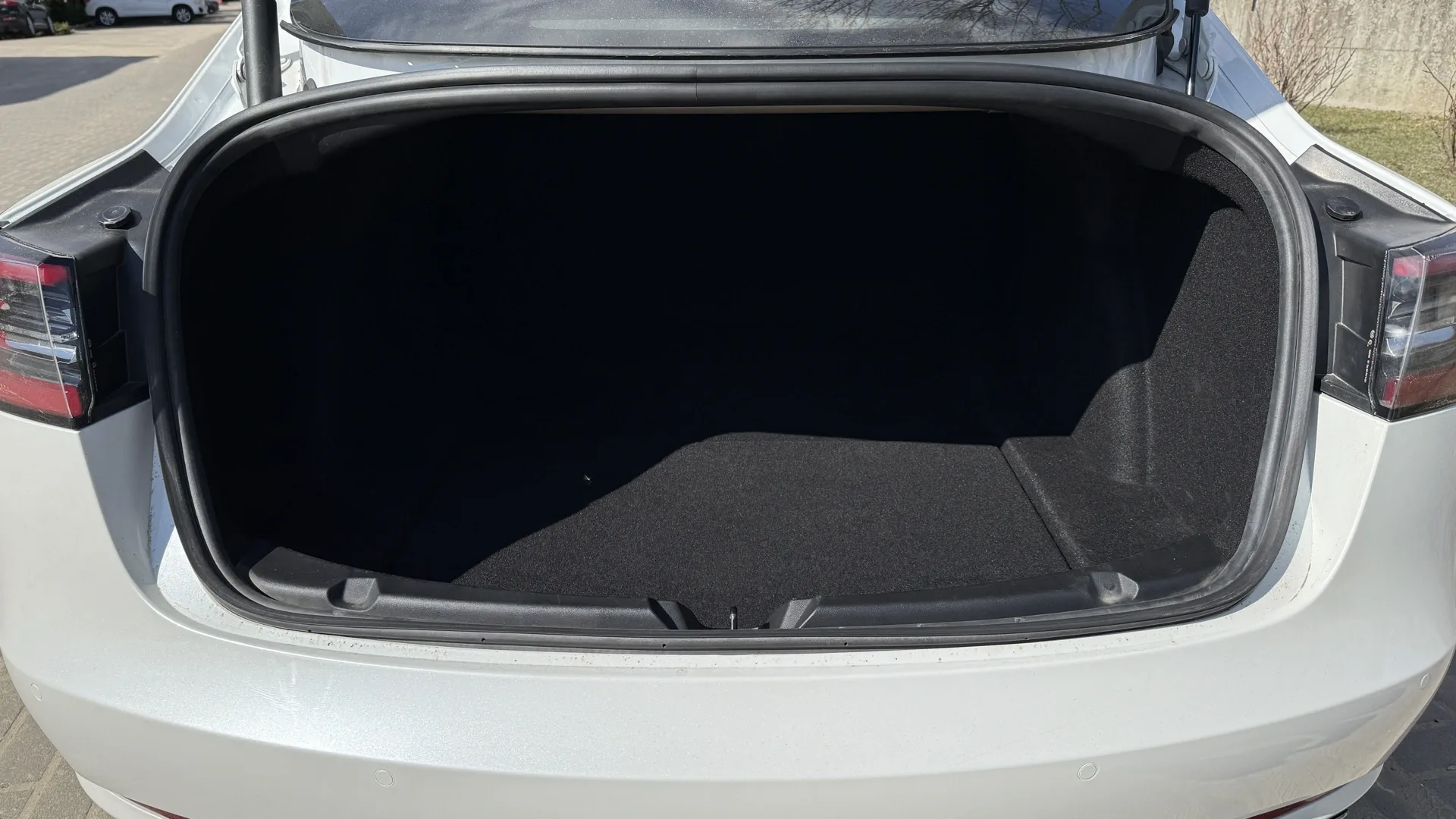 Tesla Model 3 Performance - widok 12