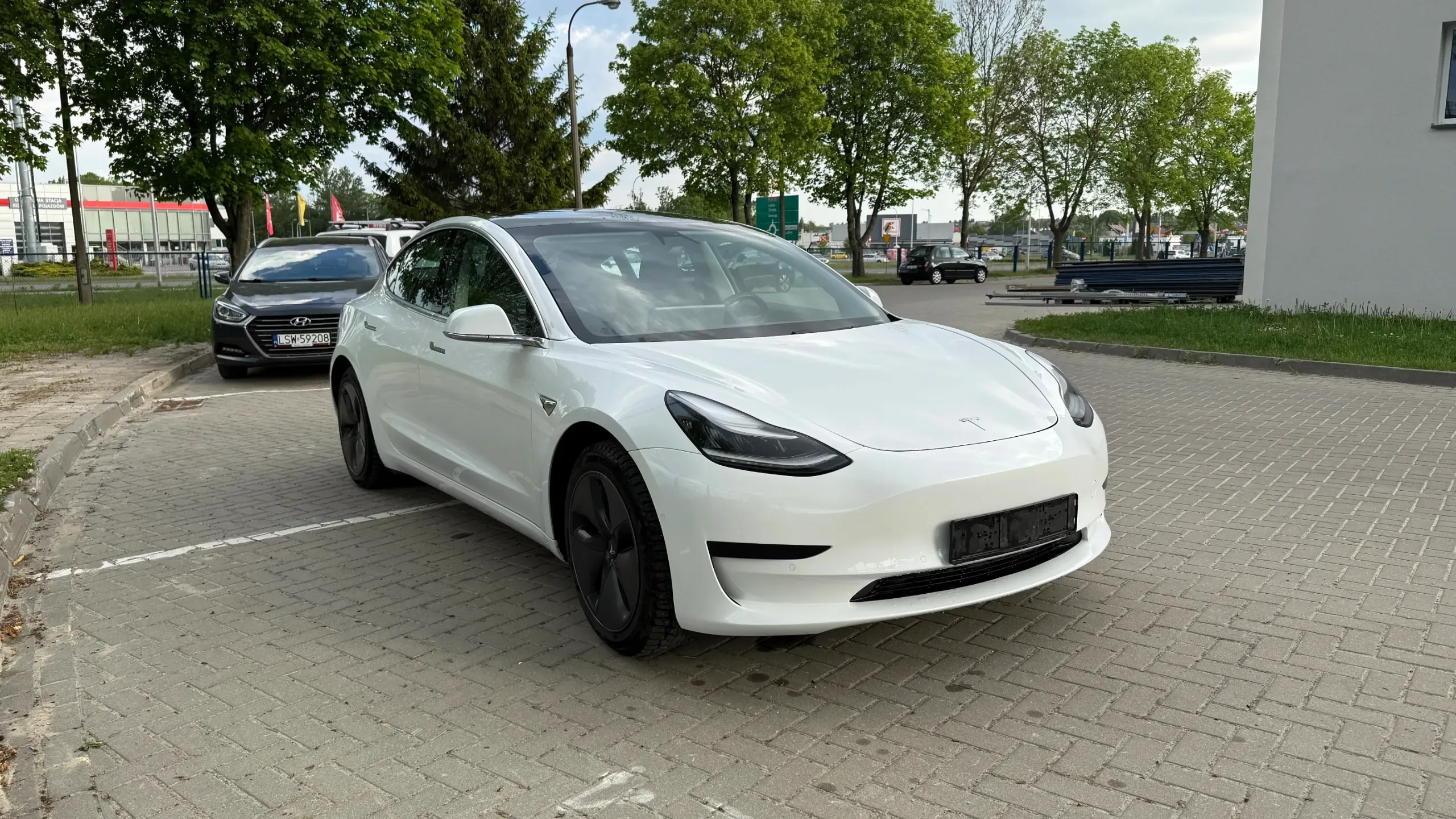 Tesla Model 3 Standard Range - widok 7