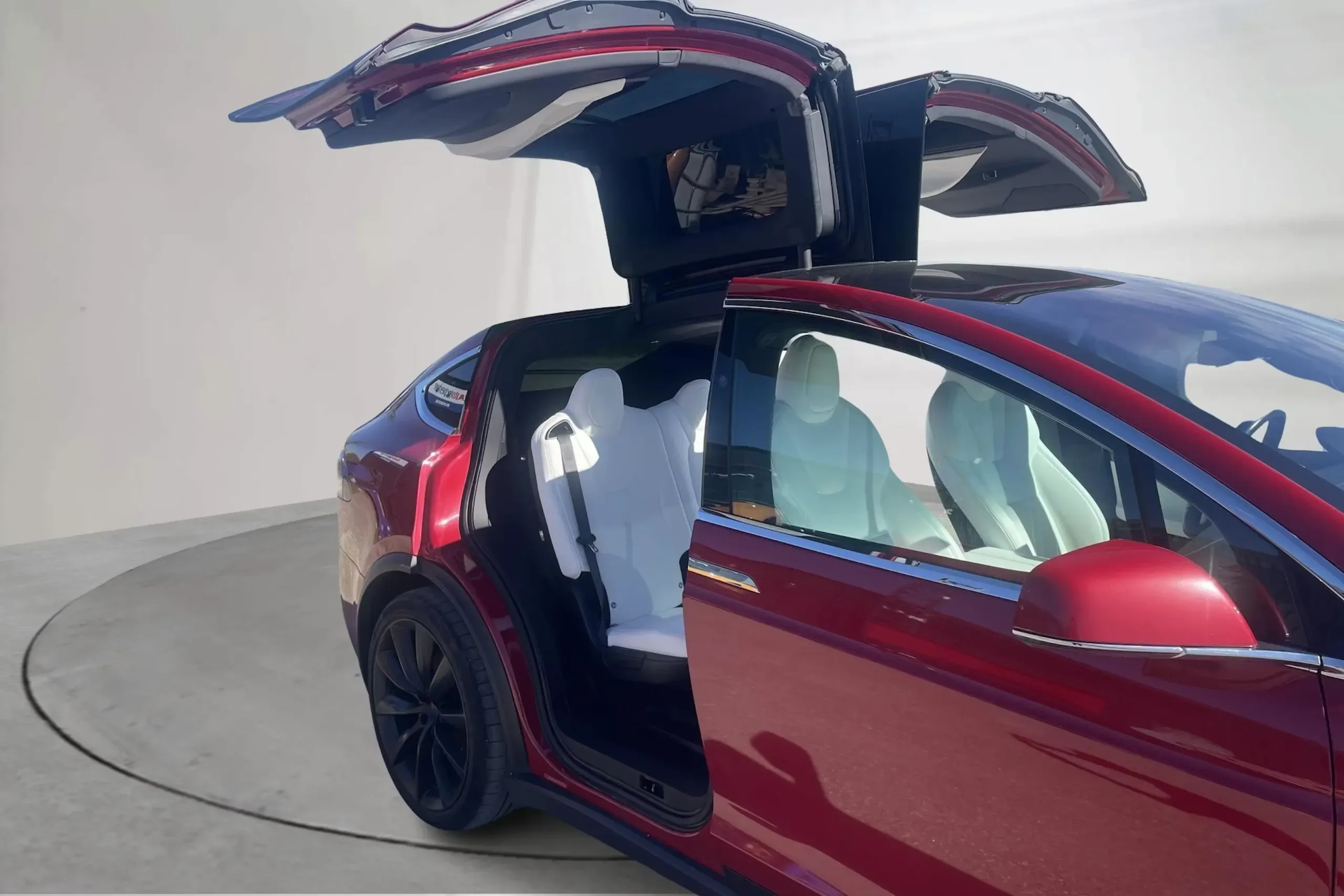 Tesla Model X Long Range - widok 5