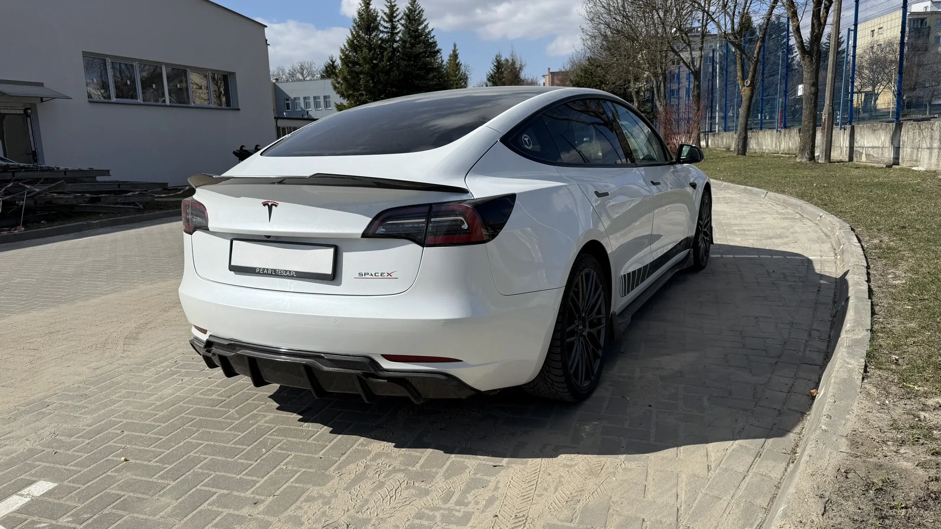 Tesla Model 3 Performance - widok 6