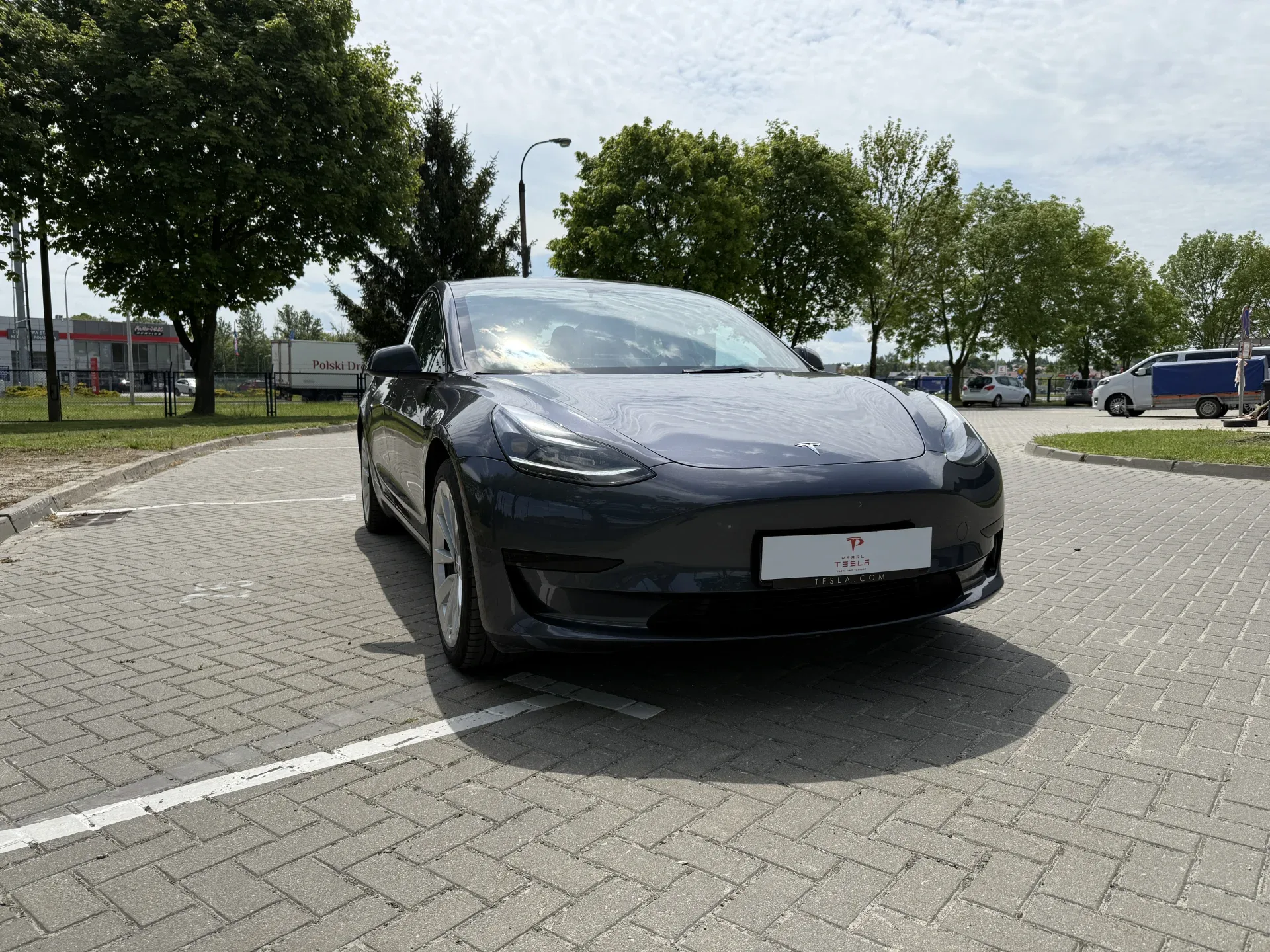 Tesla Model 3 Standard Range - widok 2