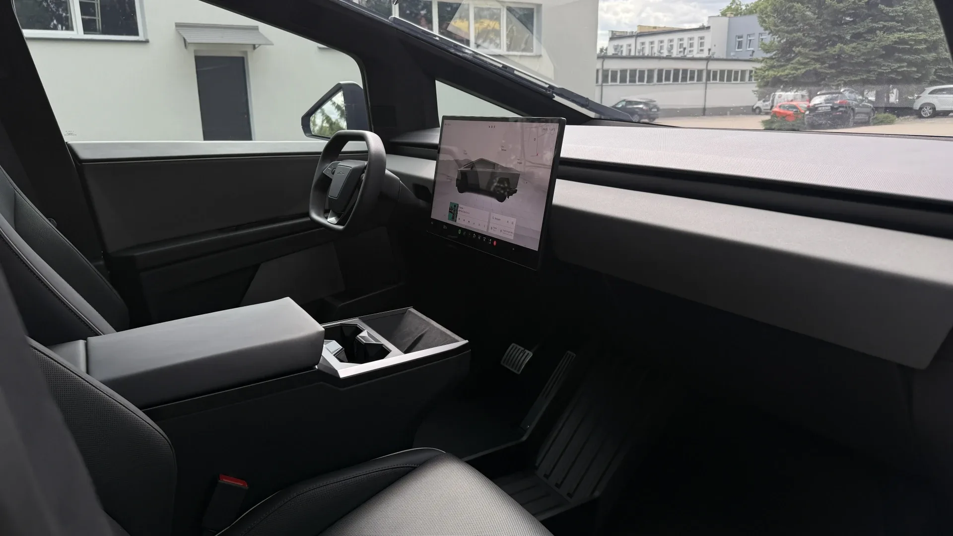 Tesla Cybertruck Long Range - widok 7
