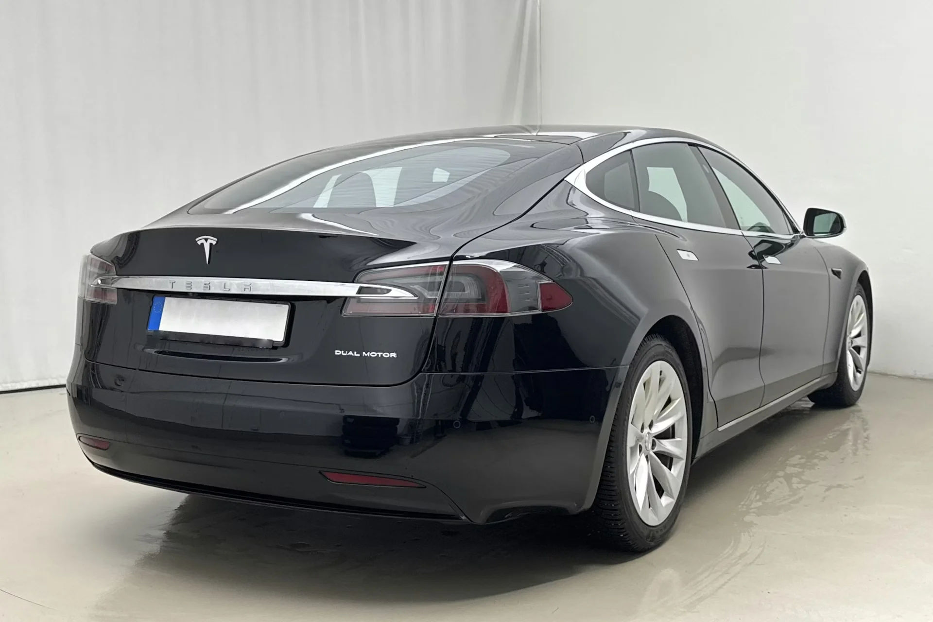 Tesla Model S Long Range