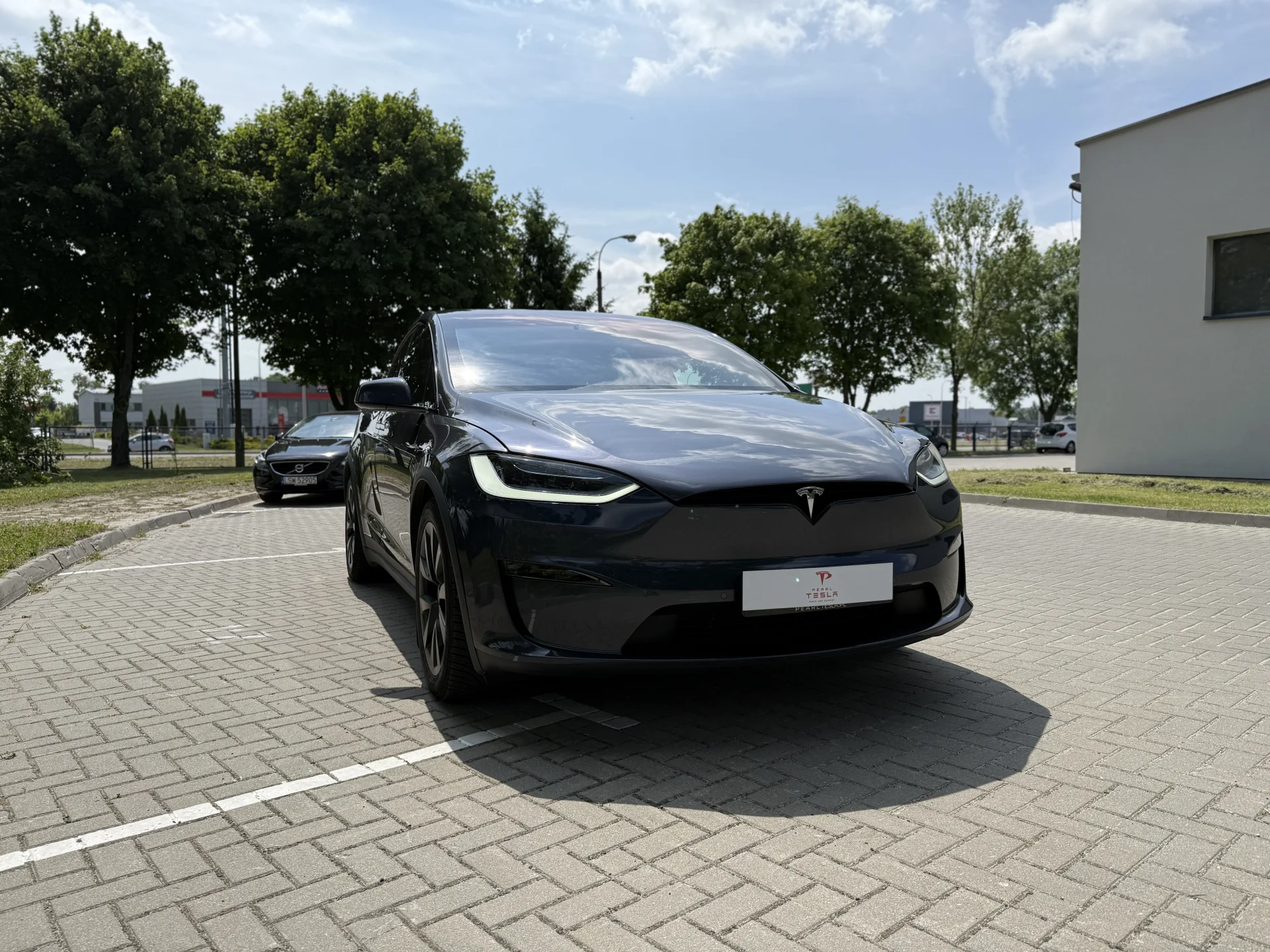 Tesla Model X Plaid - widok 7