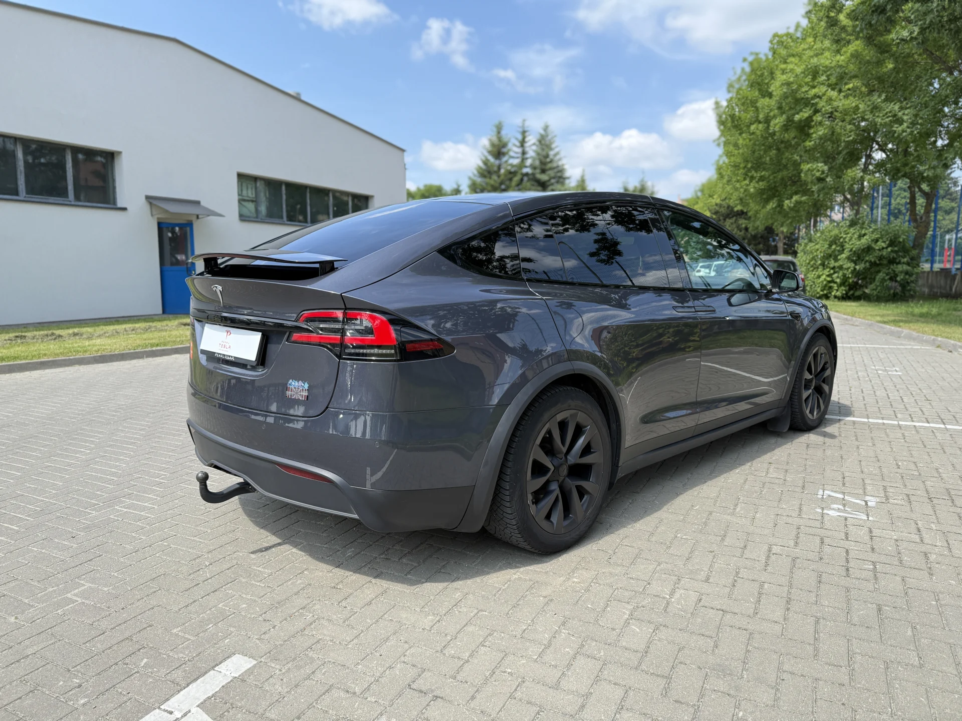 Tesla Model X Plaid - widok 5