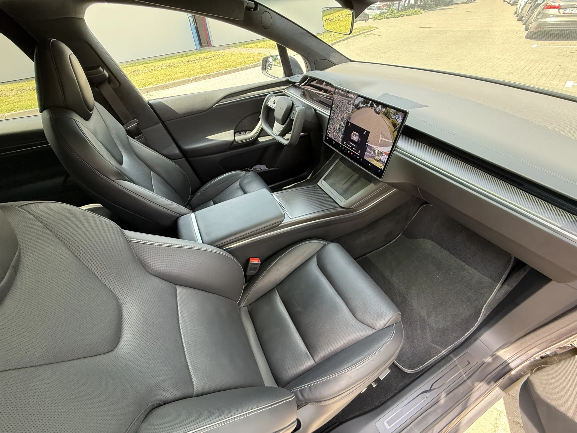 Tesla Model X Plaid - widok 9