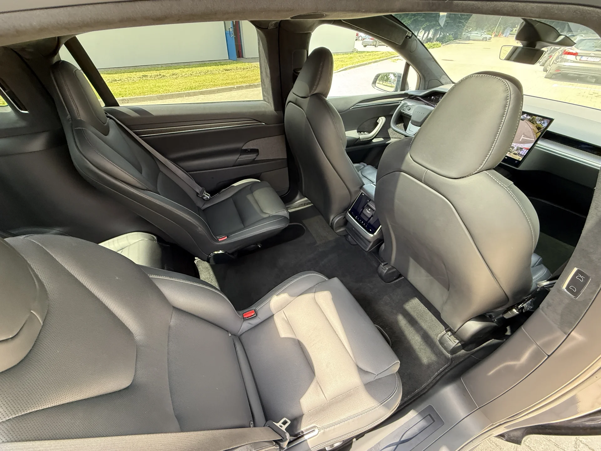 Tesla Model X Plaid - widok 10
