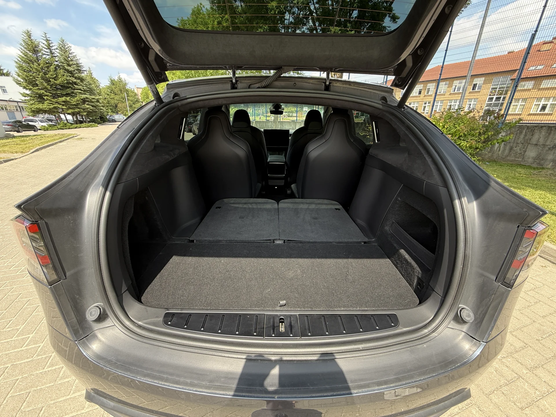Tesla Model X Plaid - widok 15