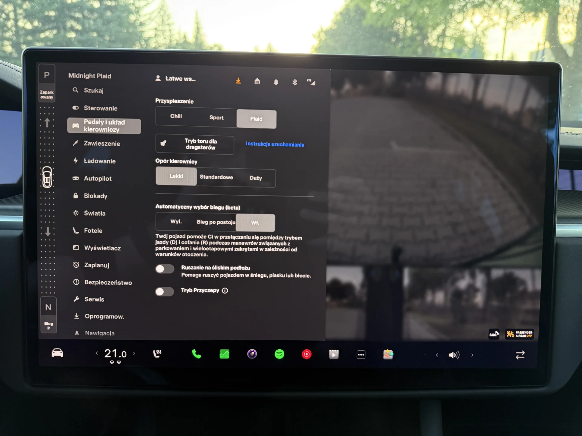 Tesla Model X Plaid - widok 22