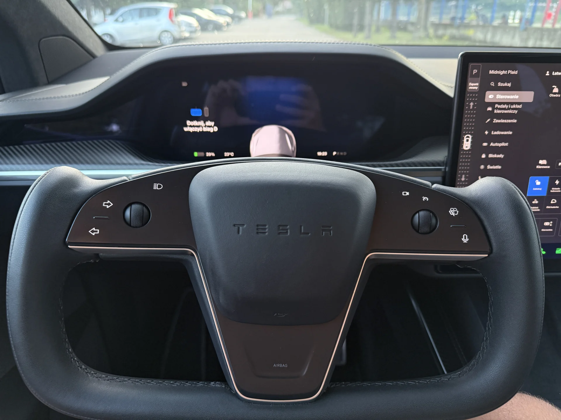 Tesla Model X Plaid - widok 24
