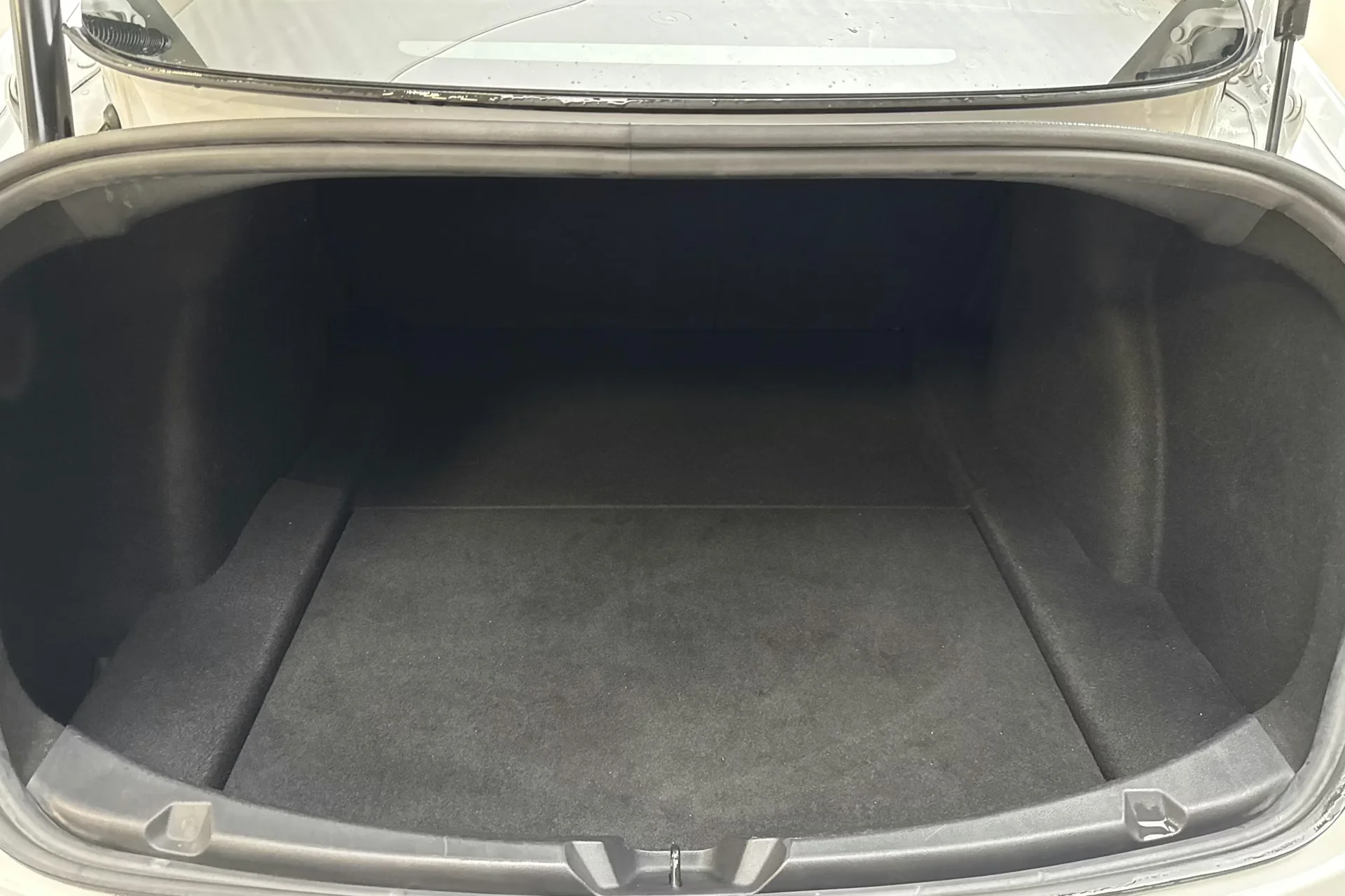 Tesla Model 3 Performance - widok 9