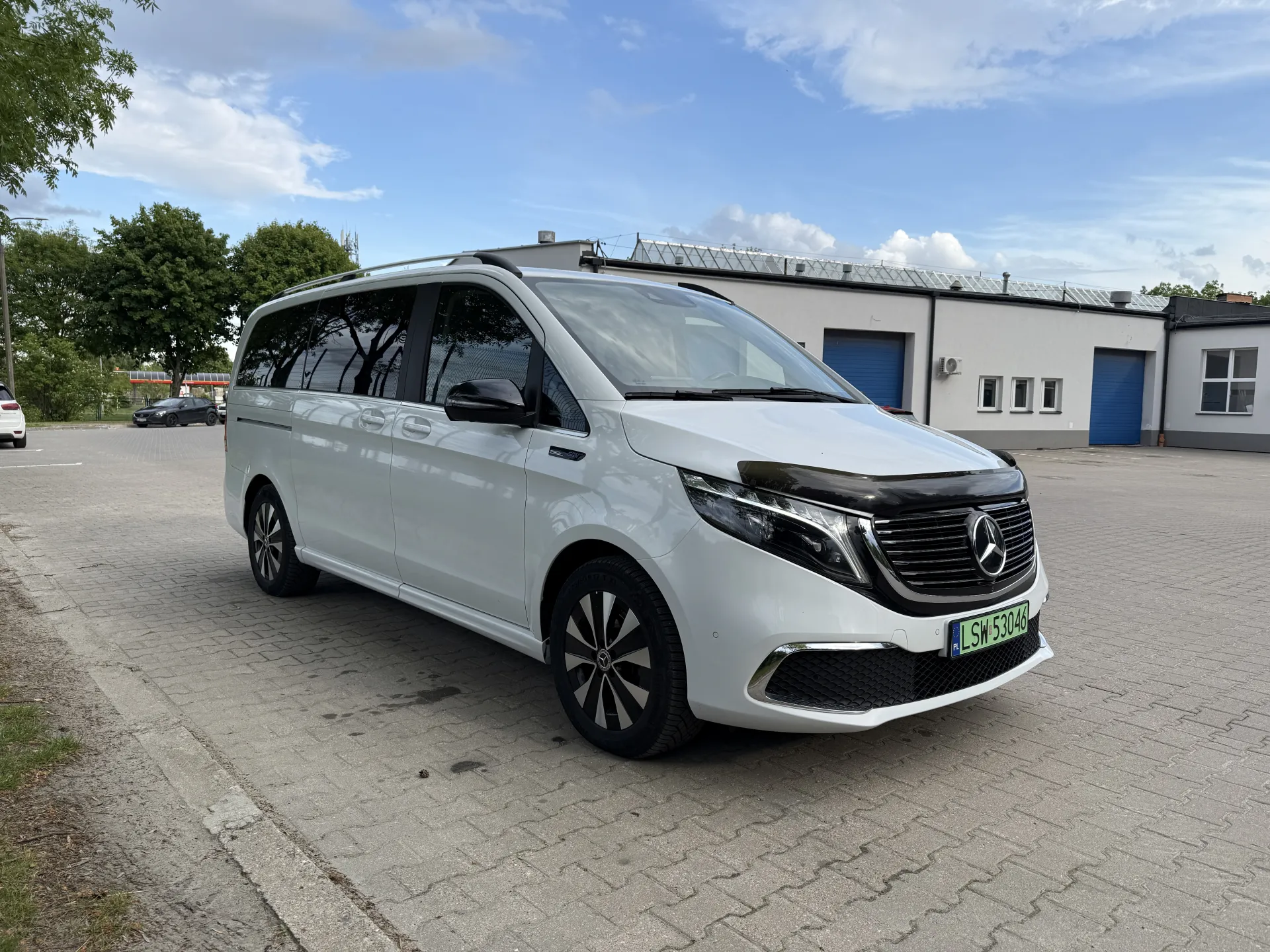 Mercedes EQV 300 lang Avantgarde Line - widok 6