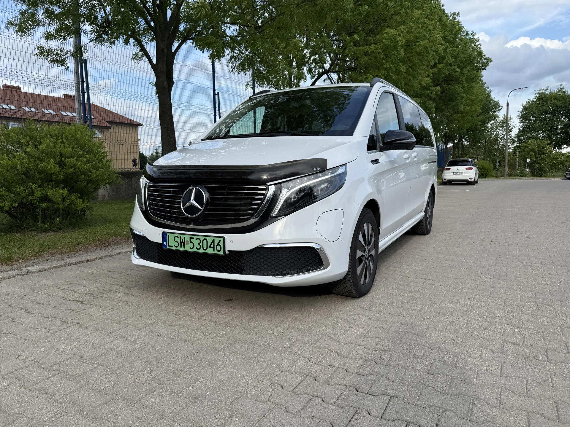 Mercedes EQV 300 lang Avantgarde Line