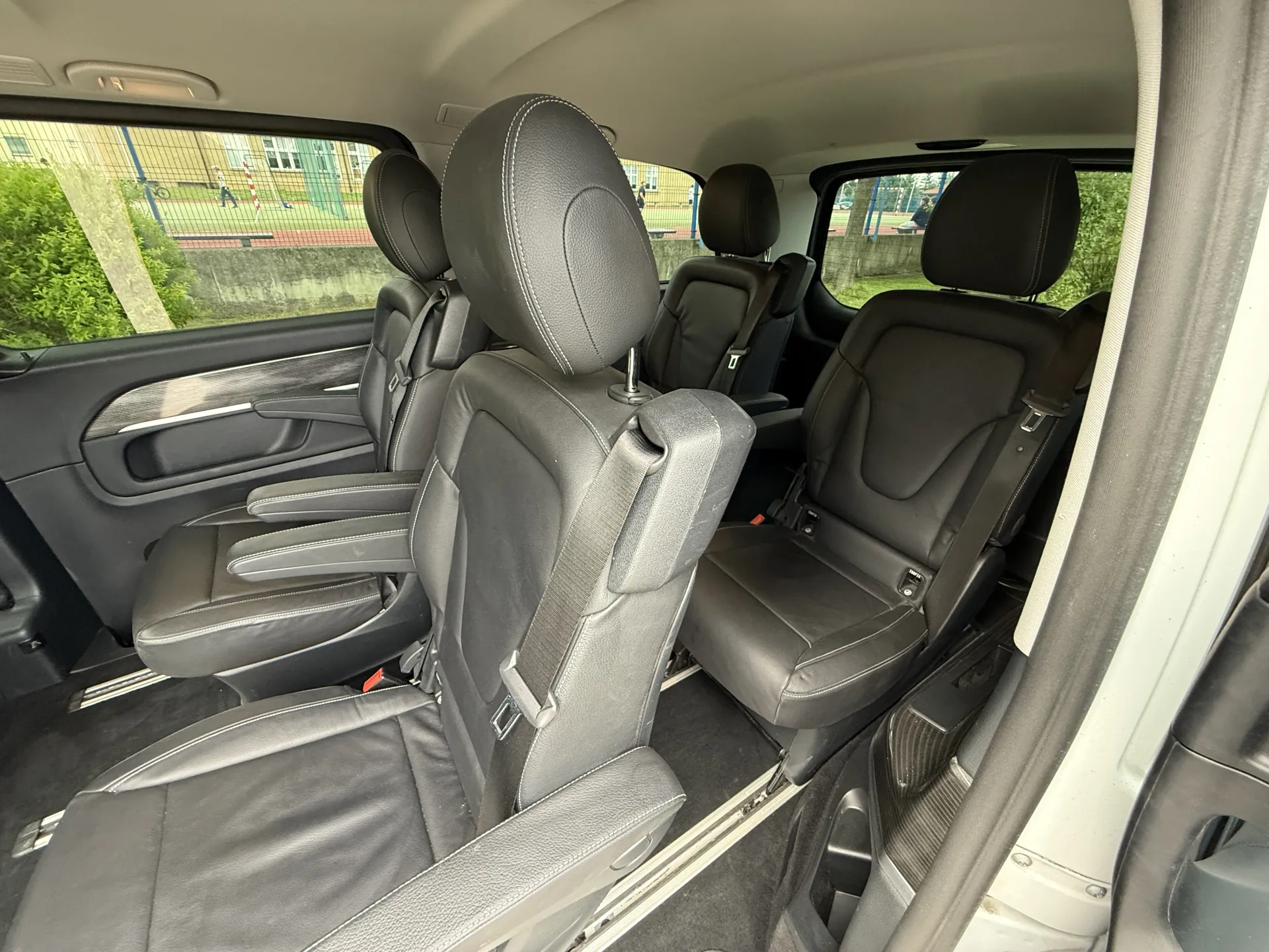 Mercedes EQV 300 lang Avantgarde Line - widok 12