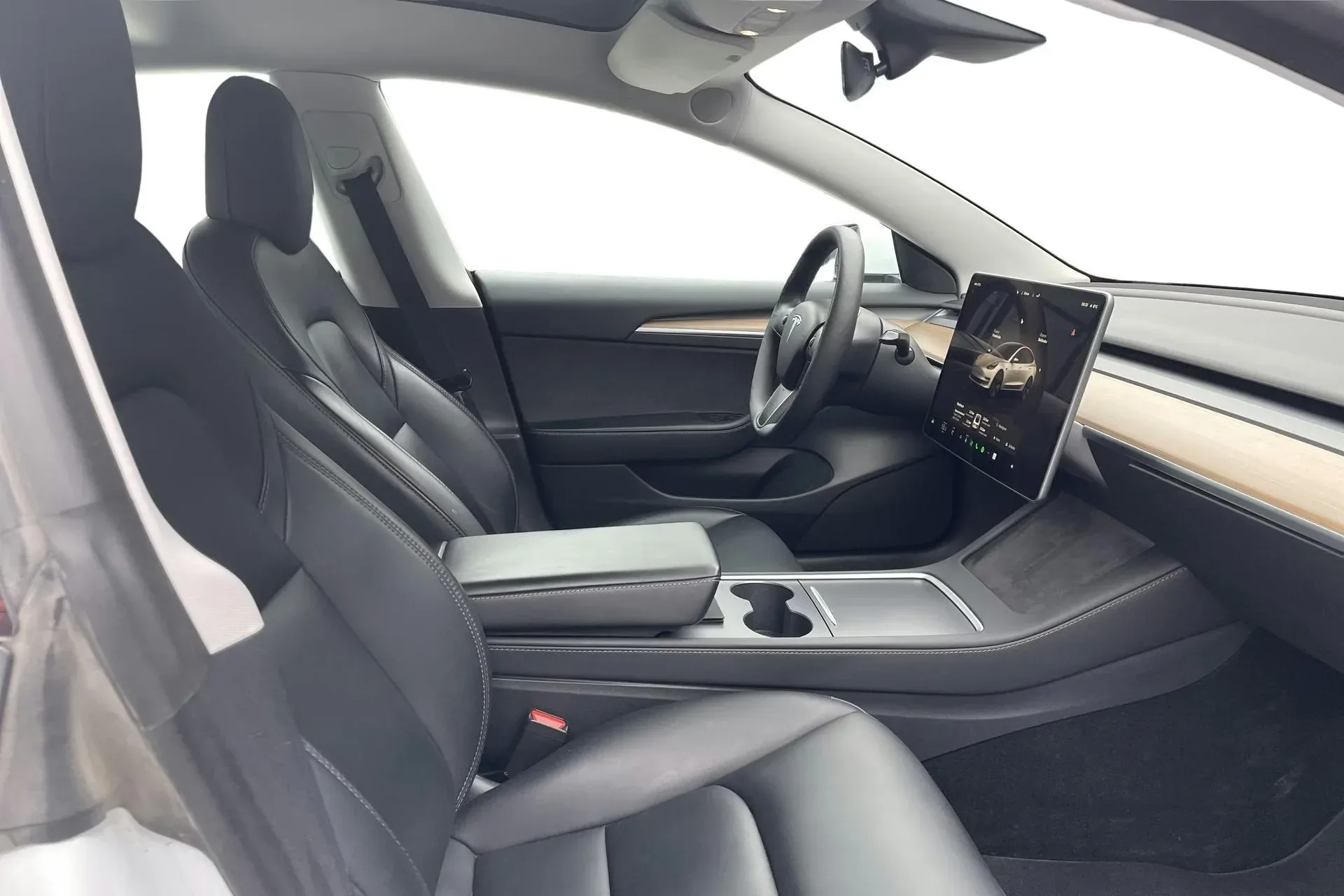 Tesla Model 3 Long Range AWD - widok 7